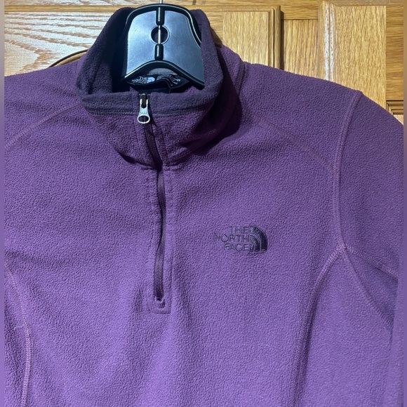 The North Face Women's Purple Light Quarter-Zip Fleece Pullover Small - Picture 2 of 4